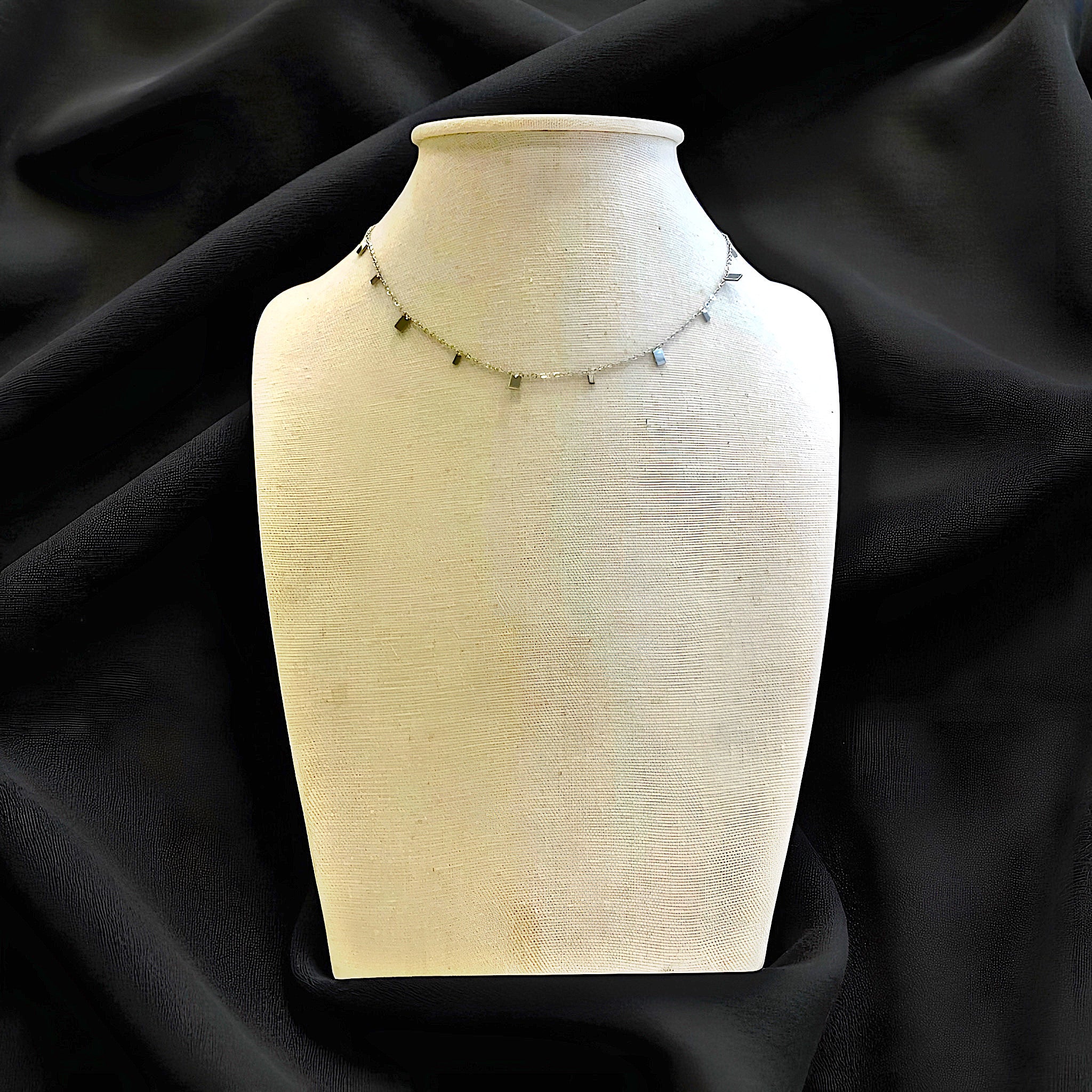 Blanche/ Collier Acier I.P Gold